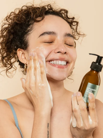 Limpiador Facial 2.5% Niacinamida / Matcha
